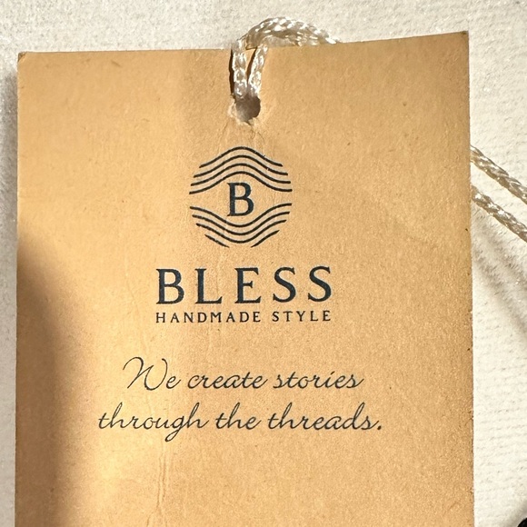 Luxury Artisan Cover Up | One Size - Picture 3 of 3